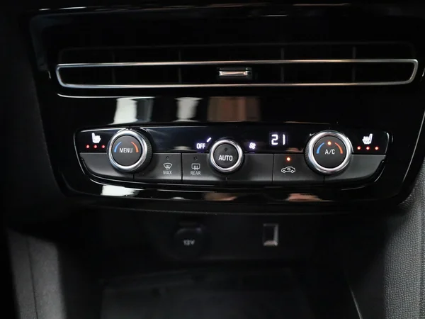 Opel Mokka (2023) — foto 9 van 38