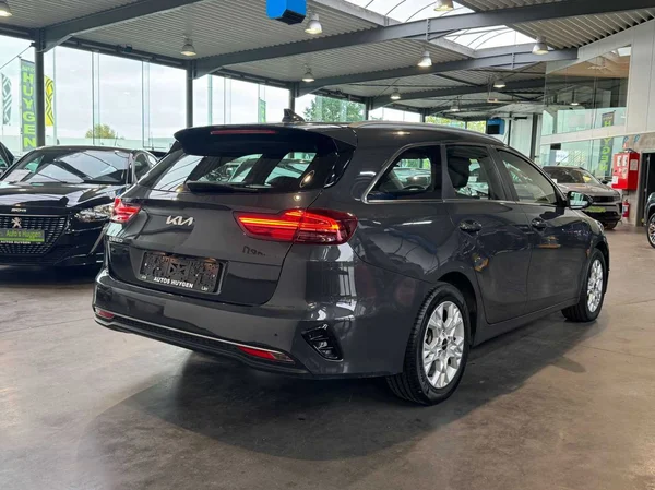 Kia Ceed SW (2023) — foto 11 van 17