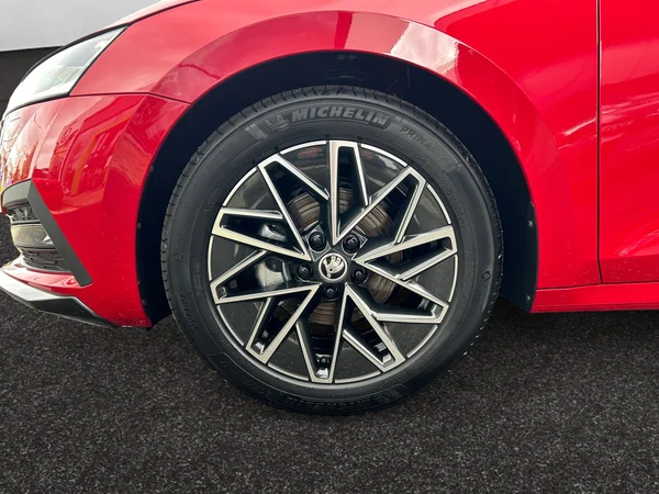 SKODA Octavia Combi (2025) — foto 9 van 17