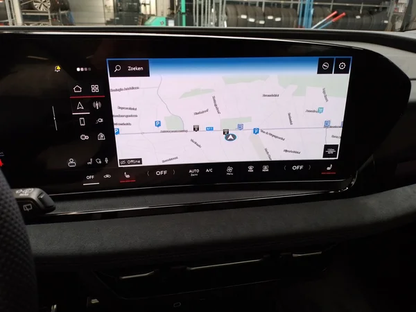 AUDI Q6 e-tron (2025) — foto 22 van 24