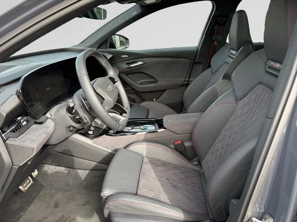 AUDI Q6 e-tron (2026) — foto 22 van 24