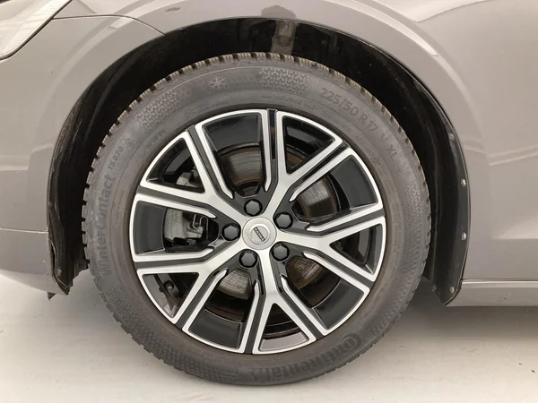 VOLVO V60 (2023) — foto 25 van 36