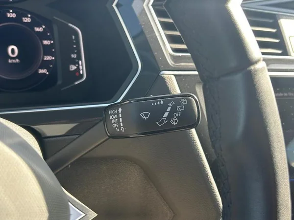 VOLKSWAGEN Tiguan Dsl (2022) — foto 20 van 31