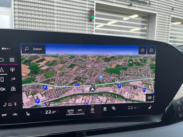 AUDI Q6 e-tron (2026) — foto 13 van 24