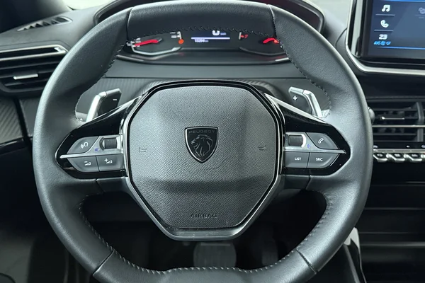 Peugeot 2008 (2025) — foto 2 van 17