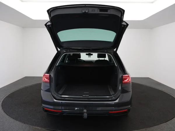 Volkswagen Passat (2021) — foto 6 van 30