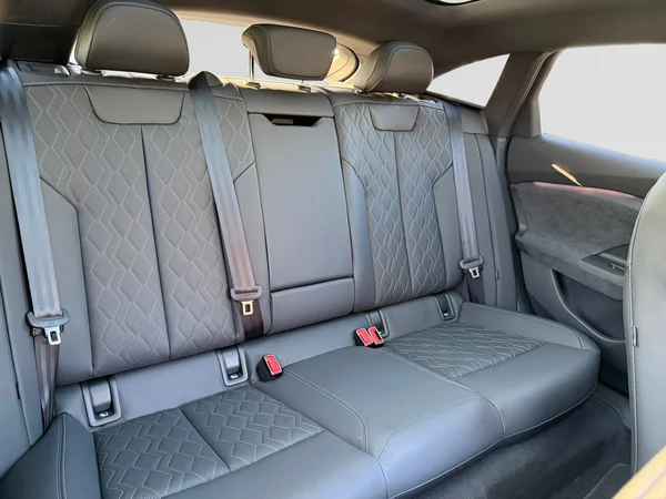 AUDI A6 Sportback e-tron (2026) — foto 7 van 22