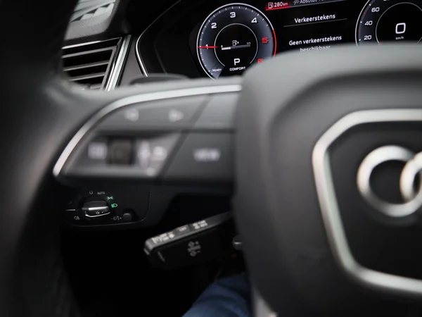 Audi Q5 (2023) — foto 13 van 44