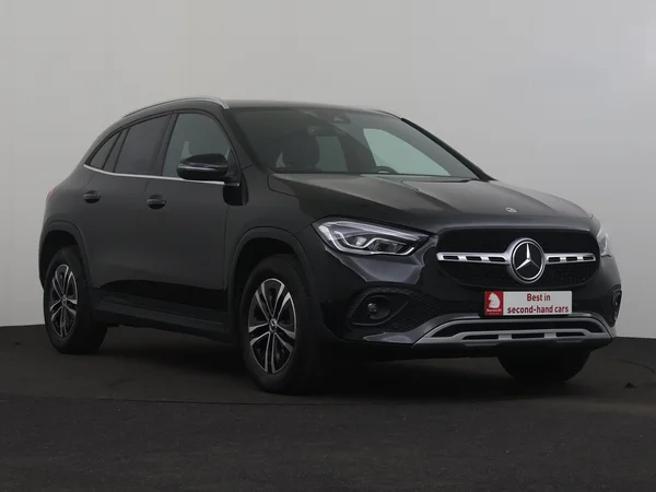 MERCEDES GLA 180 (2023) — foto 24 van 29