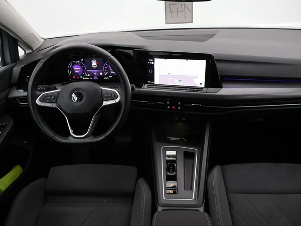 VOLKSWAGEN Golf VIII eHybrid (PHEV) (2022) — foto 10 van 24