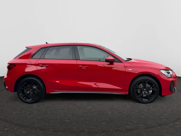 AUDI A3 Sportback PHEV (2025) — foto 13 van 16