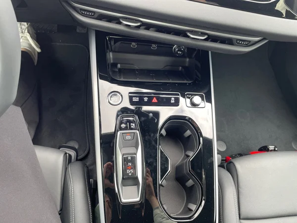 AUDI A5 Avant e-hybrid (PHEV) (2026) — foto 10 van 24
