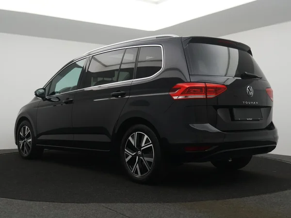 VOLKSWAGEN Touran (2021) — foto 28 van 28