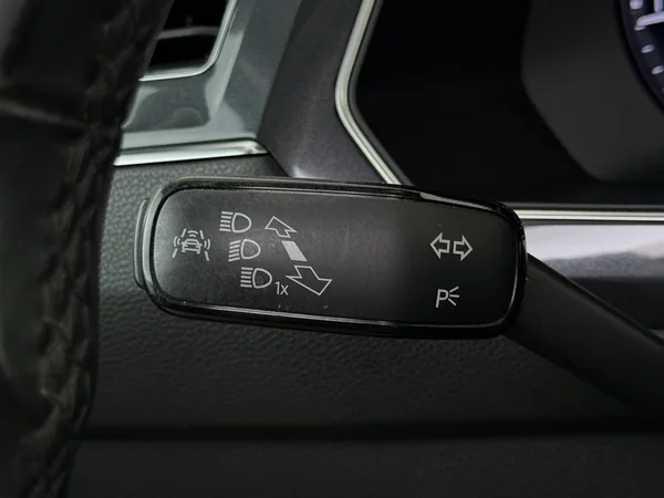 VOLKSWAGEN Tiguan Allspace (2018) — foto 16 van 33