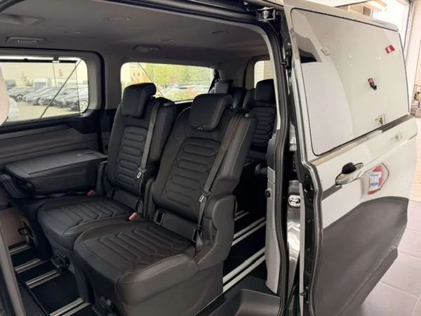 Ford Tourneo Custom — foto 2 van 24
