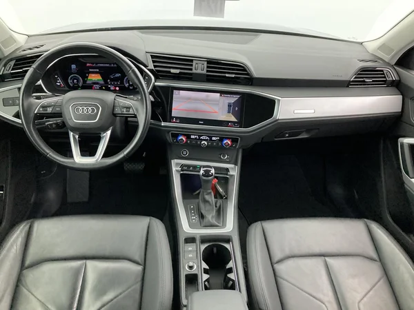 AUDI Q3 PHEV (2022) — foto 32 van 36