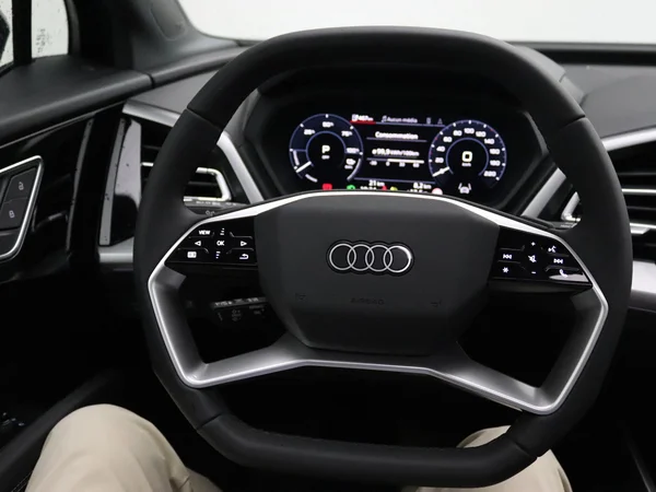 AUDI Q4 e-tron (2025) — foto 13 van 23