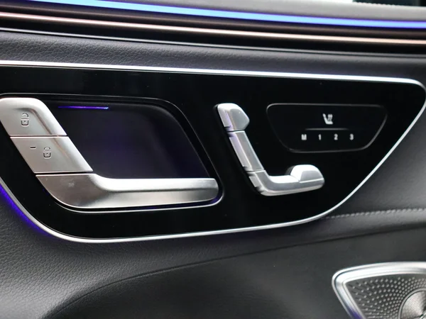 Mercedes-Benz EQE (2023) — foto 3 van 27