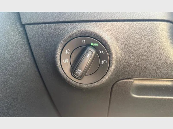 Skoda KAROQ (2018) — foto 18 van 29