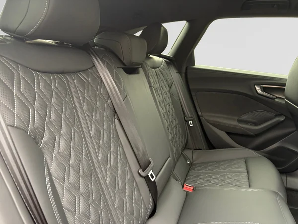 AUDI S5 Avant (2024) — foto 13 van 26