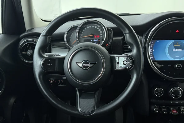 Mini Mini 5 Doors (F55 LCI II) (2021) — foto 2 van 23