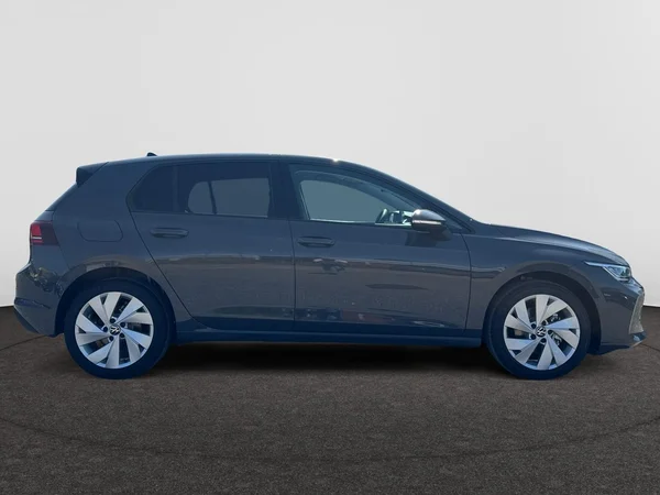 VOLKSWAGEN Golf VIII (2026) — foto 3 van 12