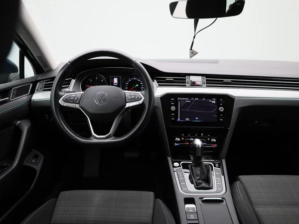 Volkswagen Passat (2021) — foto 35 van 36