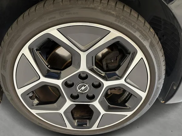 Opel Astra (2023) — foto 15 van 26