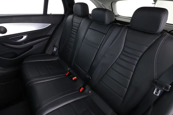 Mercedes-Benz E-Klasse (2022) — foto 5 van 16