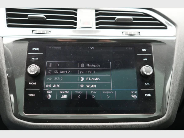 VOLKSWAGEN Tiguan Allspace (2018) — foto 10 van 32