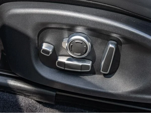 Jaguar E-PACE (2023) — foto 8 van 29