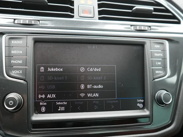 VOLKSWAGEN Tiguan Dsl (2016) — foto 20 van 31