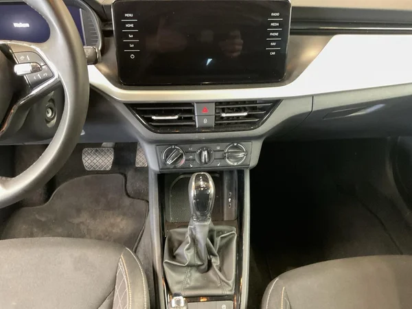 SKODA Kamiq (2024) — foto 3 van 24