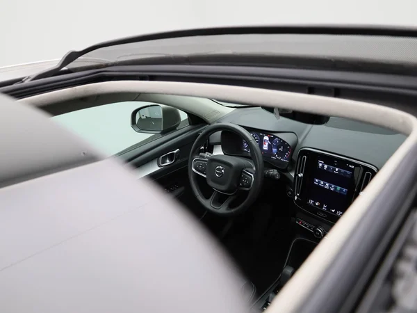 Volvo XC40 (2021) — foto 29 van 42
