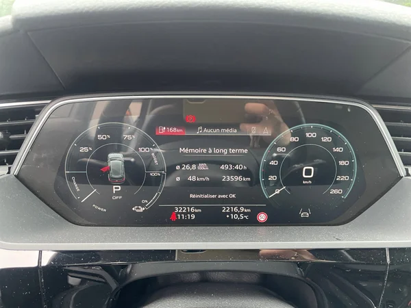 AUDI e-tron (2023) — foto 20 van 20