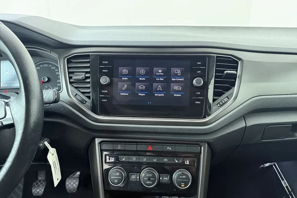 Volkswagen T-Roc (2019) — foto 3 van 21
