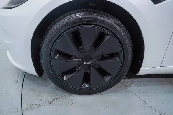 Tesla Model 3 (2024) — foto 47 van 47