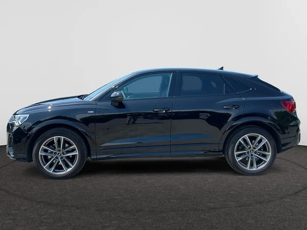 AUDI Q3 Sportback (2023) — foto 12 van 24
