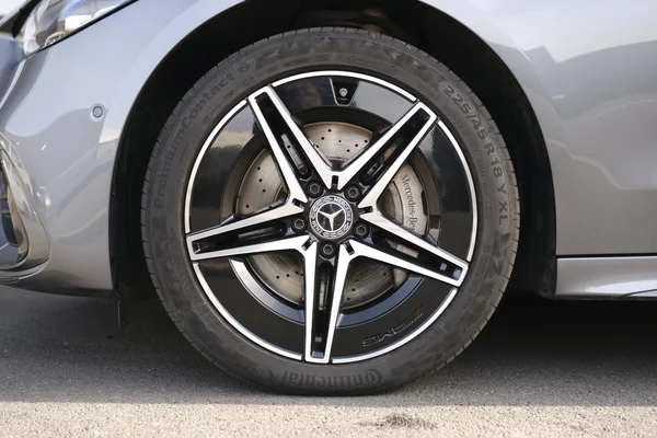 Mercedes-Benz C-Klasse (2024) — foto 3 van 34