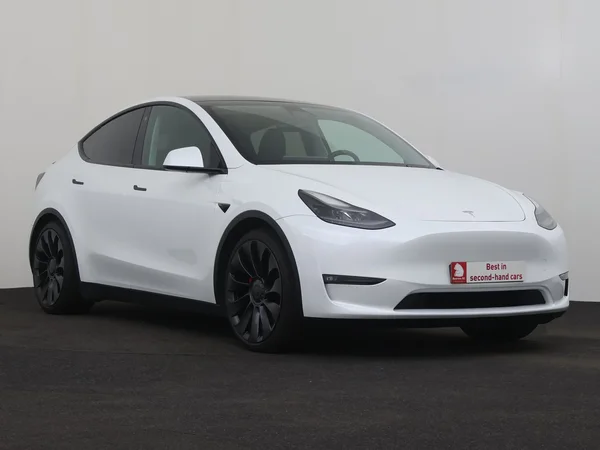 TESLA Model Y (2024) — foto 25 van 30