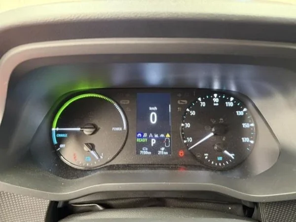 Renault Trafic (2024) — foto 2 van 15