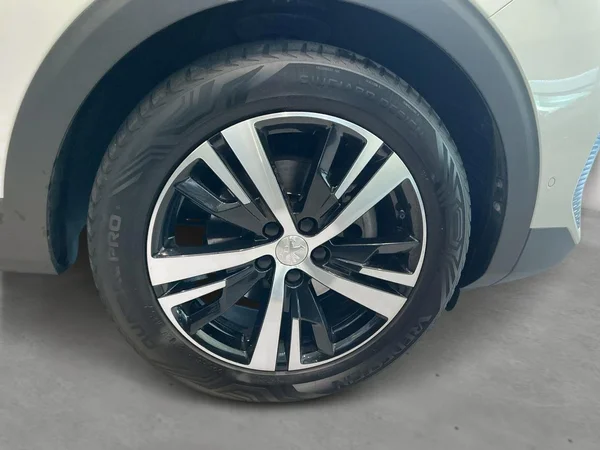Peugeot 3008 (2021) — foto 17 van 20