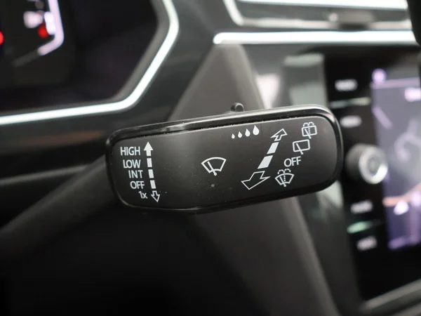 VOLKSWAGEN Tiguan eHybrid (PHEV) (2023) — foto 17 van 33