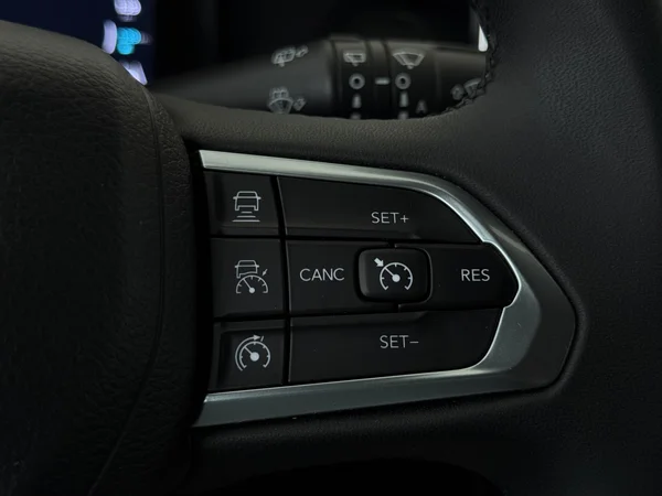 JEEP Compass (2023) — foto 9 van 30