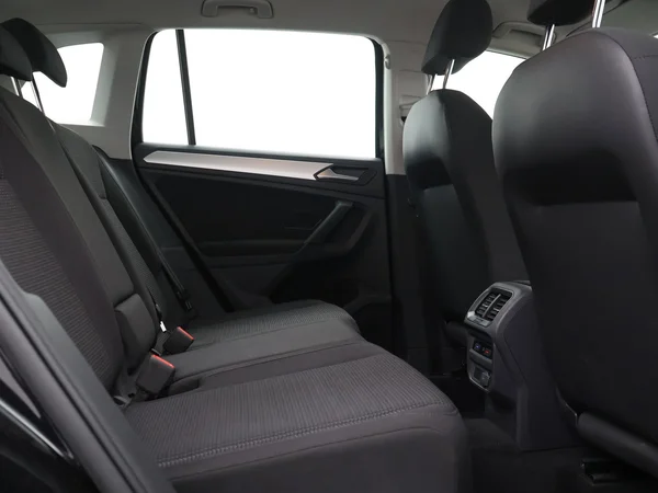 VOLKSWAGEN Tiguan (2019) — foto 2 van 25