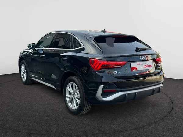 AUDI Q3 Sportback (2025) — foto 18 van 24