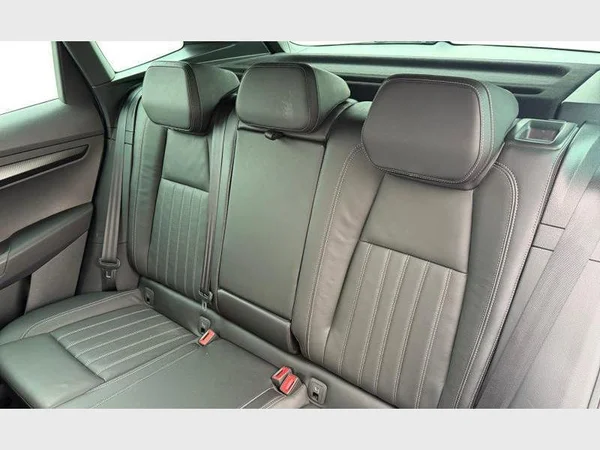 Skoda Karoq (2022) — foto 2 van 29