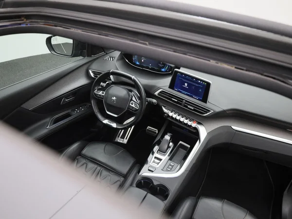 Peugeot 3008 (2020) — foto 35 van 49