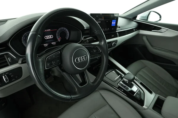 Audi A5 (2020) — foto 2 van 16