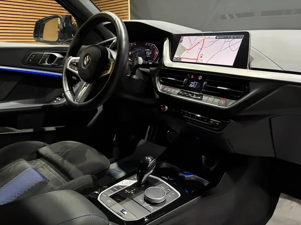 Bmw 118 (2024) — foto 11 van 28